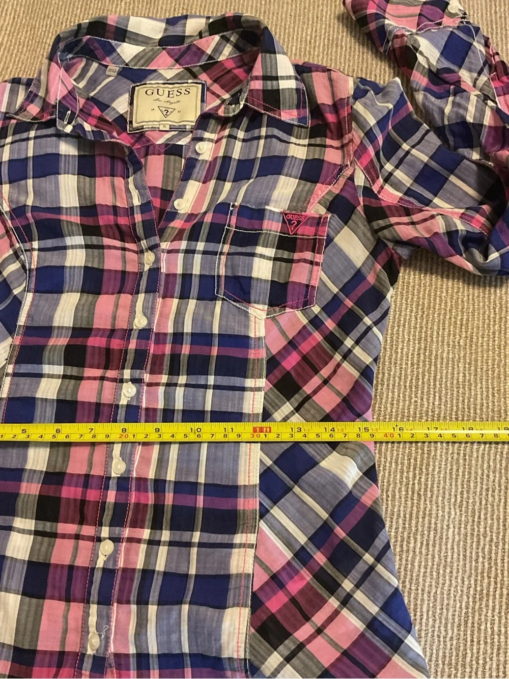 *Guess* Plaid Button-Down Shirt with adjustable sleeves . - Picture 11 of 12
